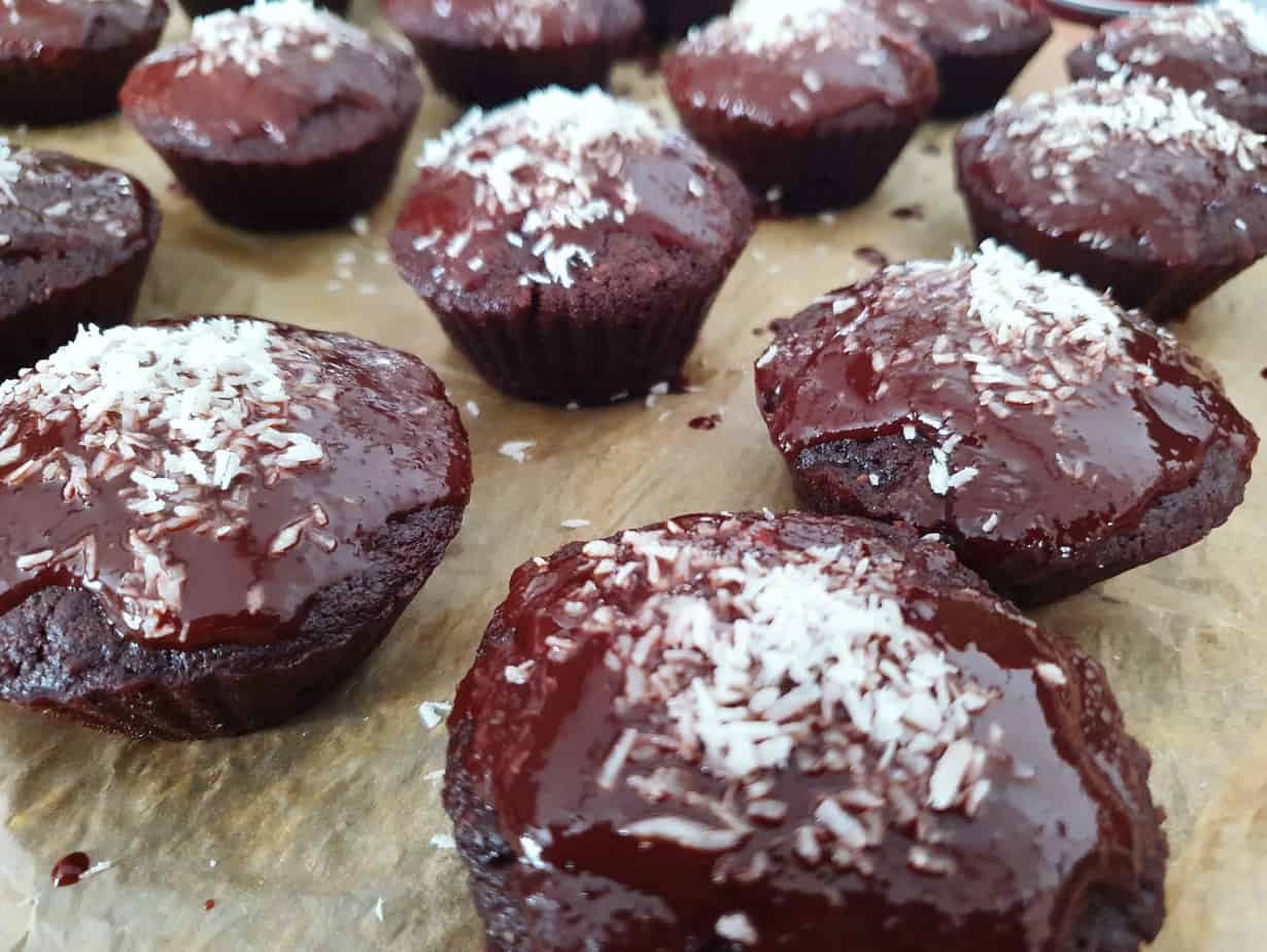 Super schokoladige Rote-Beete-Muffins mit einem Hauch von Kokos3
